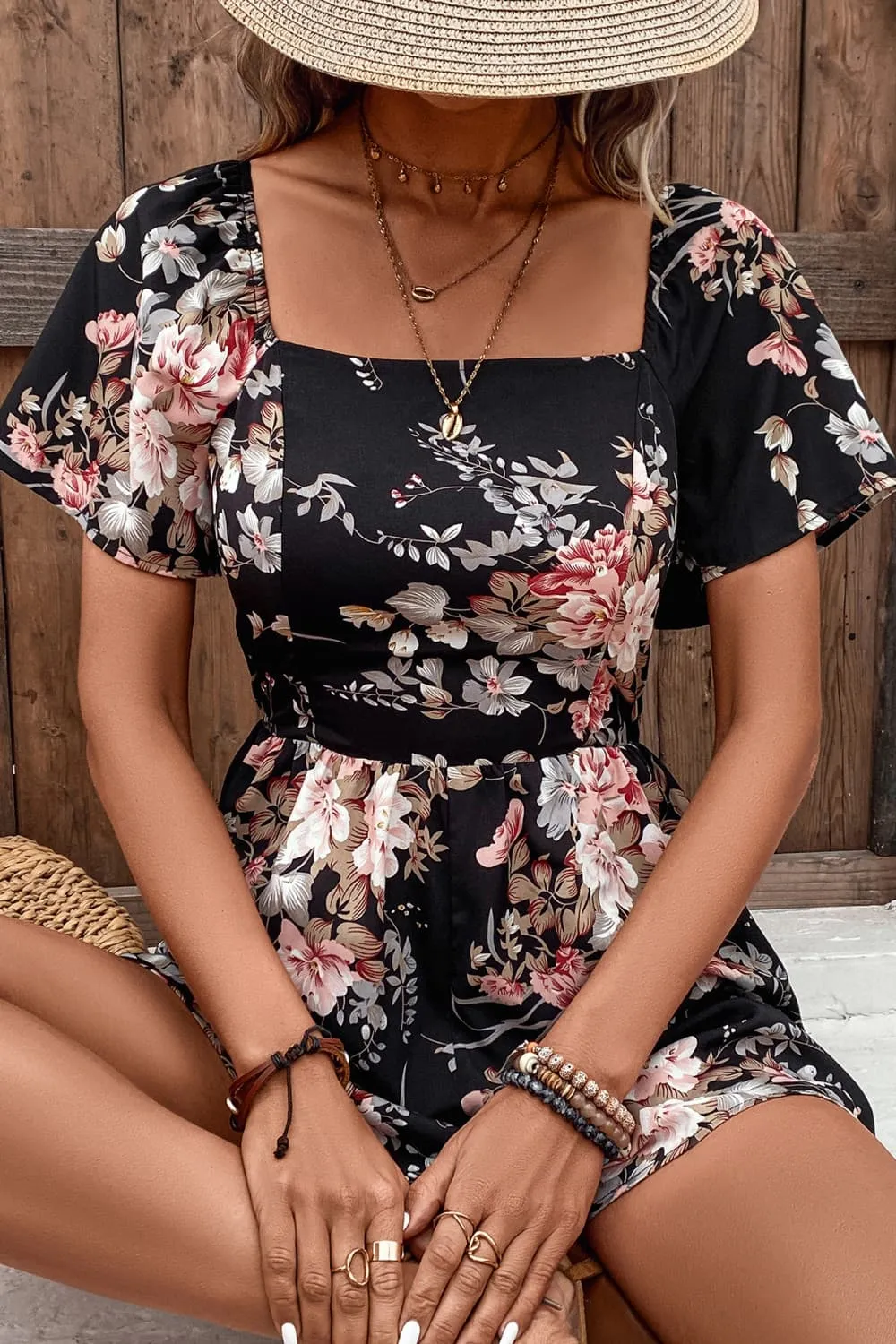 *APP EXCLUSIVE* Floral Cutout Tie Back Romper